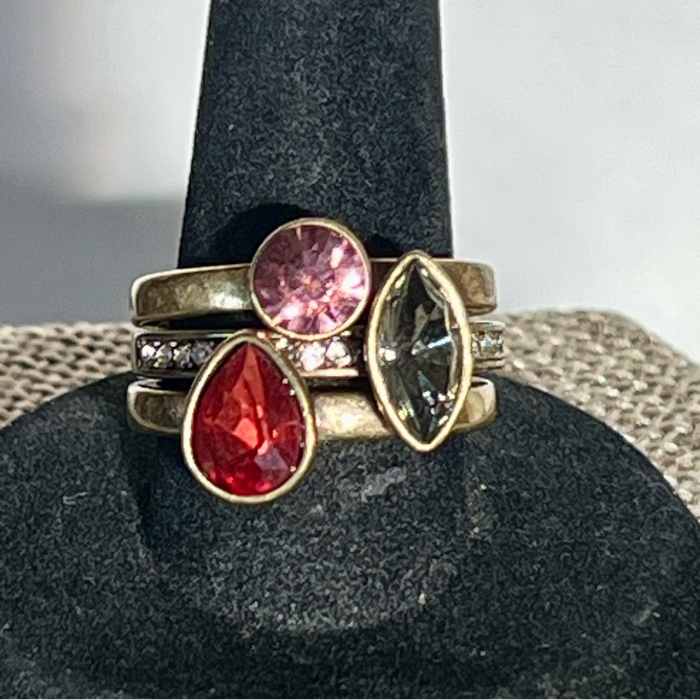 Chloe + Isabel Bouquet Rouge Stackable Rings